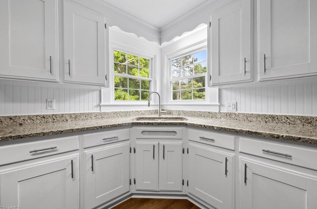 310 Saunders Dr, Asheboro NC 27203-3847 exterior