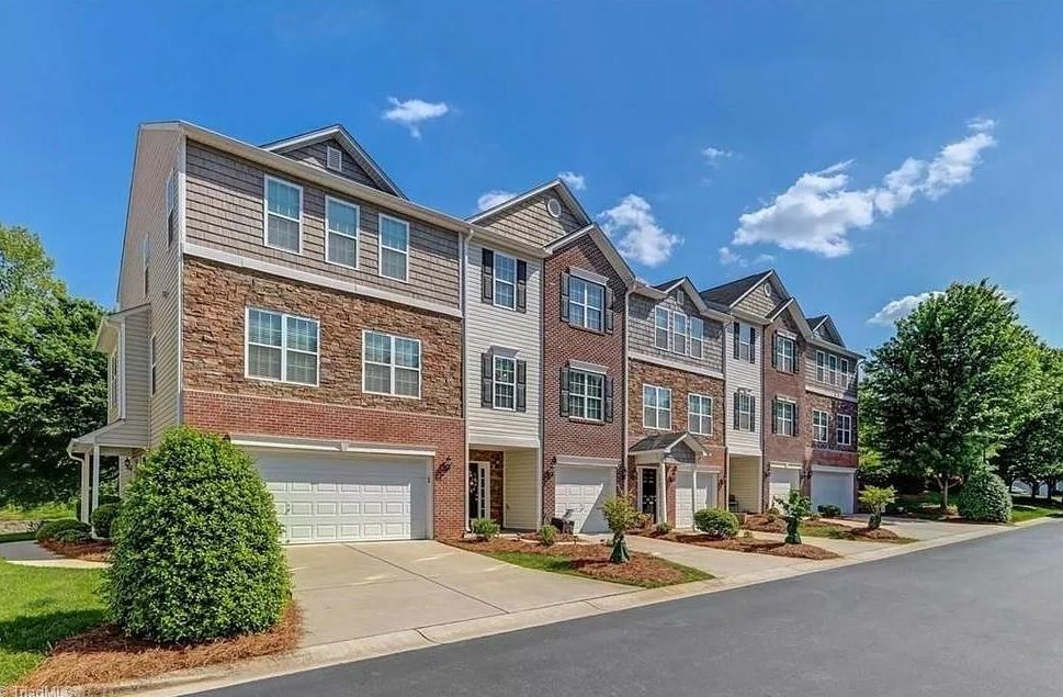 28 Ackland Dr, Greensboro, NC 27455-2787