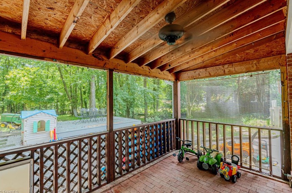 217 Pineridge Dr, High Point NC  27262-8207 exterior