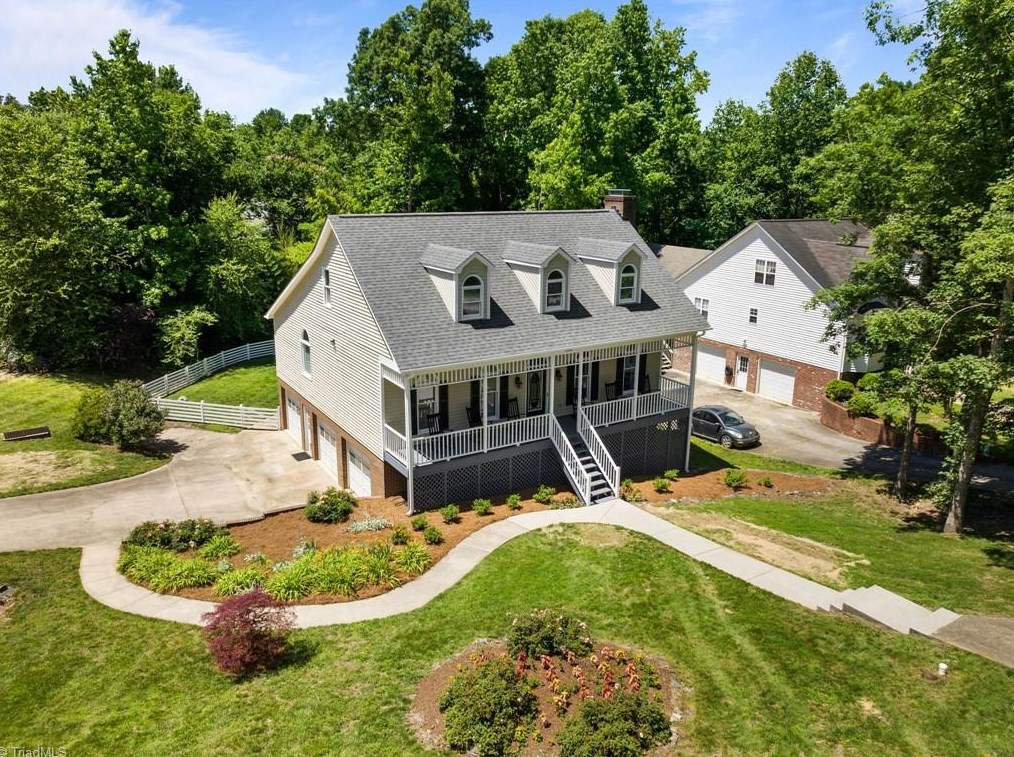 1544 Chimney Rock Dr, Kernersville, NC 27284-7923