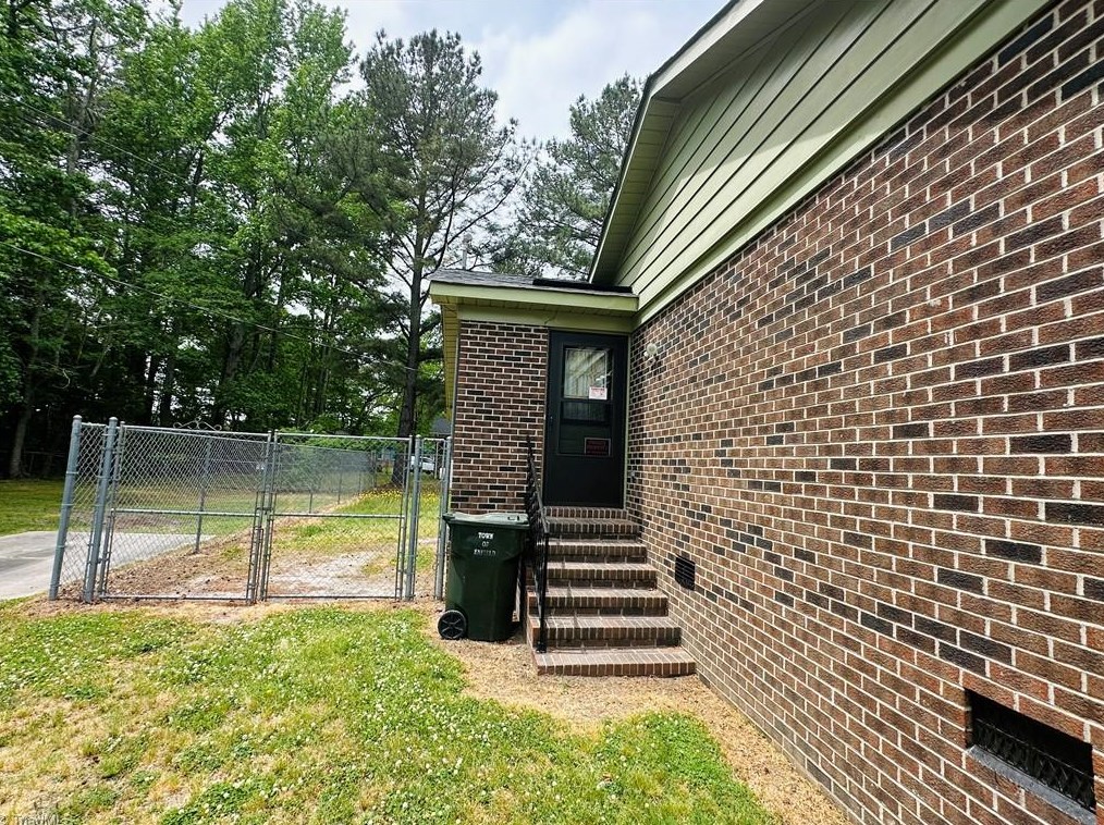 612 S Martin Luther King Ave, Enfield, NC 27823