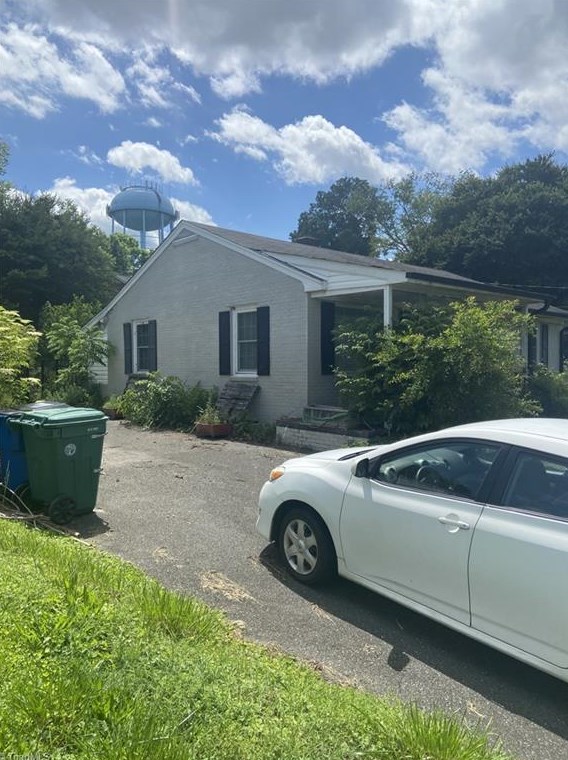 703 Creed St, Mount Airy, NC 27030-4652