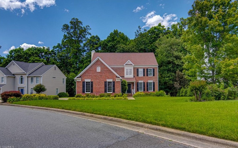2 Bearkling Pl, Greensboro, NC 27407-6394