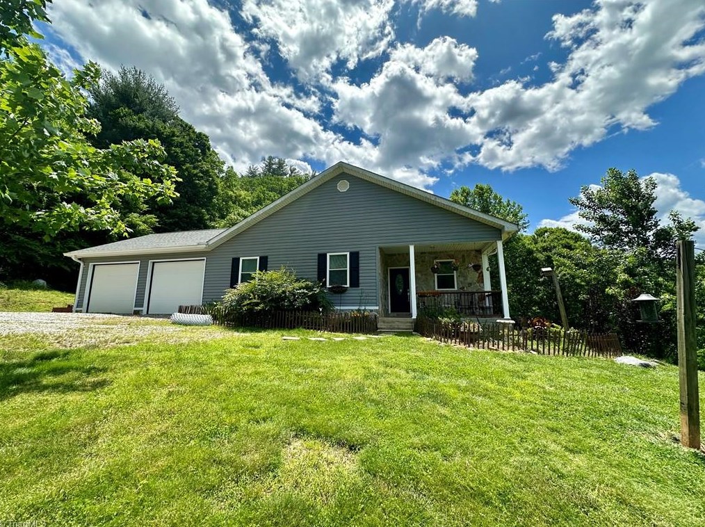 1000 Sand Ridge Rd, Wilbar, NC 28651-8413