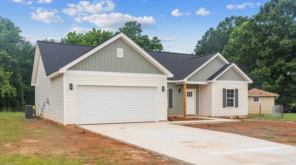4714 White Rock Rd, Winston Salem, NC 27105-2053