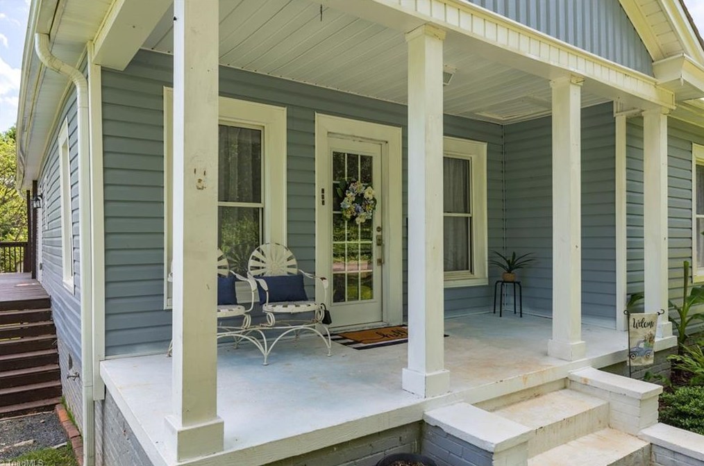 715 Circle Dr, Eden, NC 27288-2411