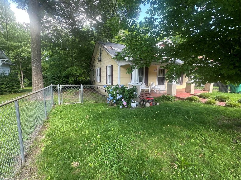 905 Thissell St, High Point, NC 27260-5337