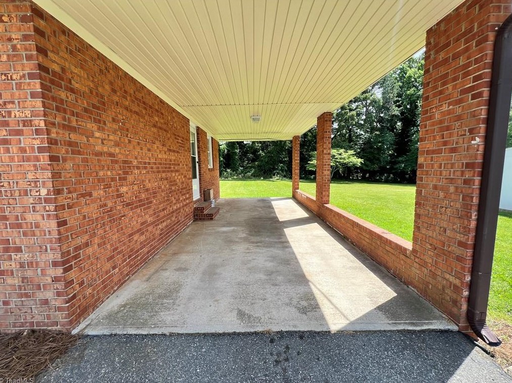 4704 Randall St, Winston Salem, NC 27104-4629