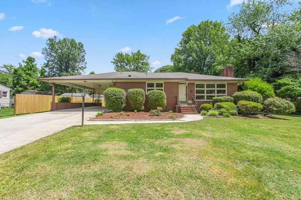 507 Pontiac Dr, Thomasville, NC 27360-5345
