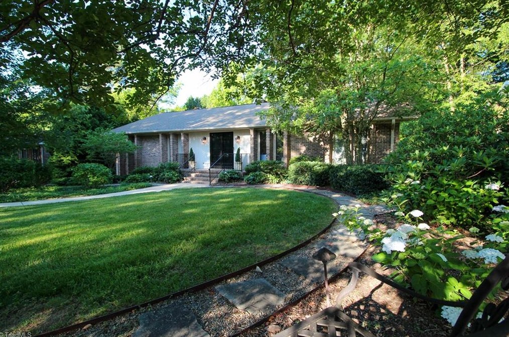 3907 Cascade Dr, Greensboro, NC 27410-3905