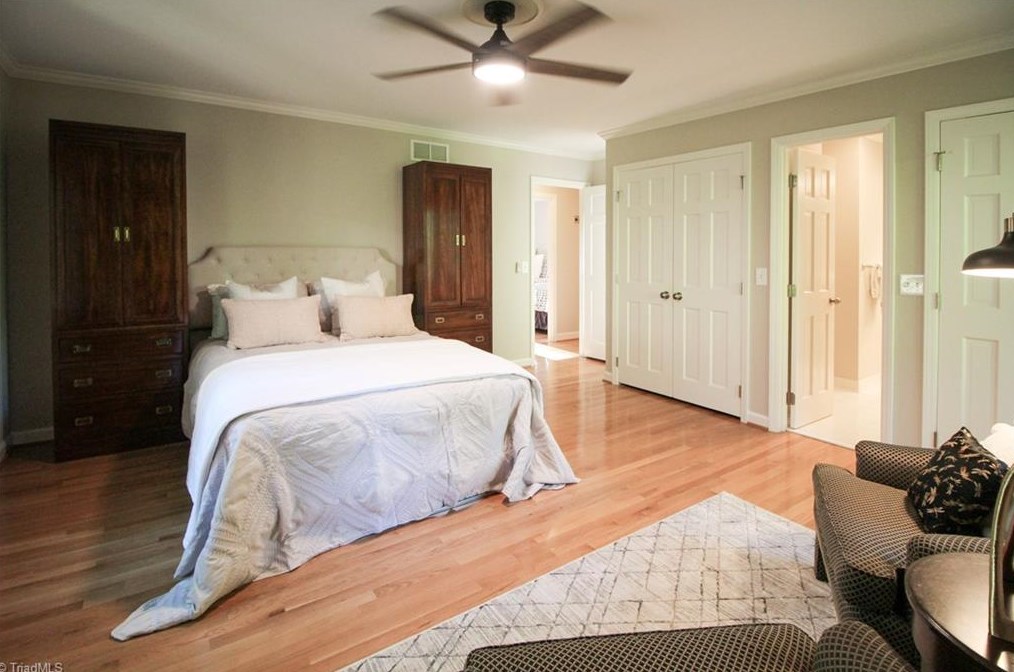 3907 Cascade Dr, Greensboro NC  27410-3909 exterior