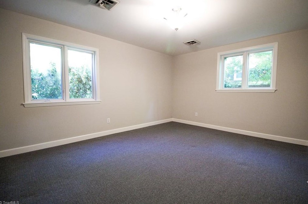 3907 Cascade Dr, Greensboro NC  27410-3909 exterior