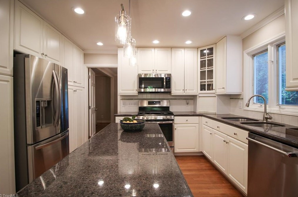 3907 Cascade Dr, Greensboro NC  27410-3909 exterior