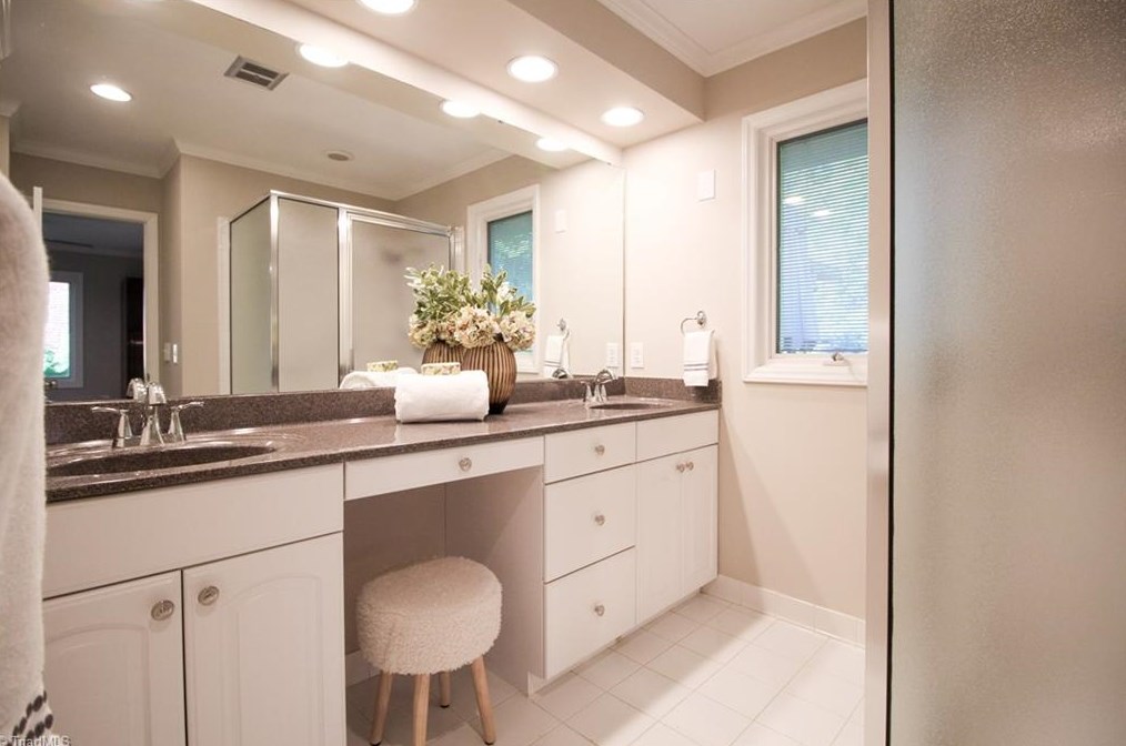 3907 Cascade Dr, Greensboro NC  27410-3909 exterior