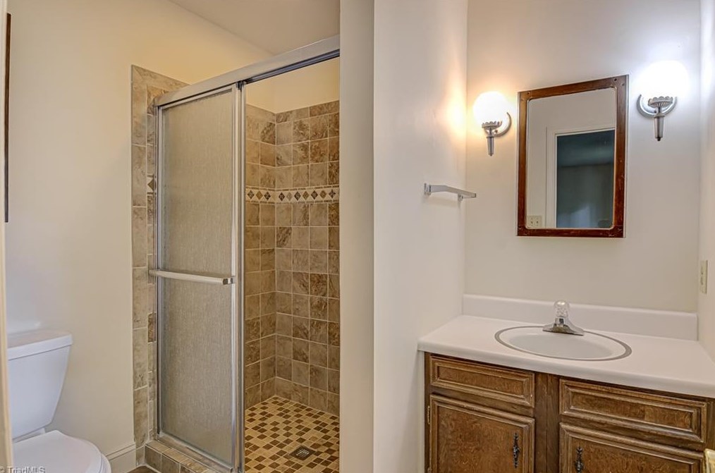 2304 Red Forest Rd, Greensboro NC  exterior