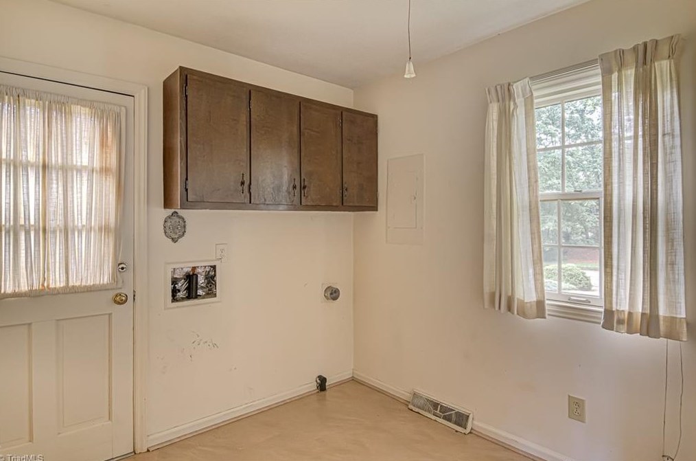 2304 Red Forest Rd, Greensboro NC  exterior