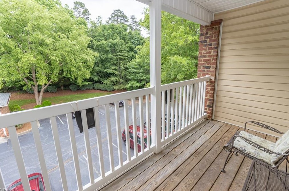 3710 Cotswold Ave, Greensboro, NC 27410-8933