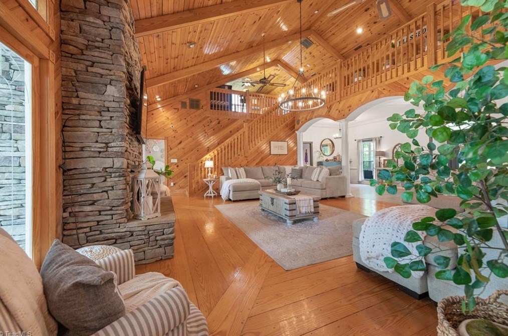 123 Sports Ln, Pilot Mountain NC  27041-7452 exterior