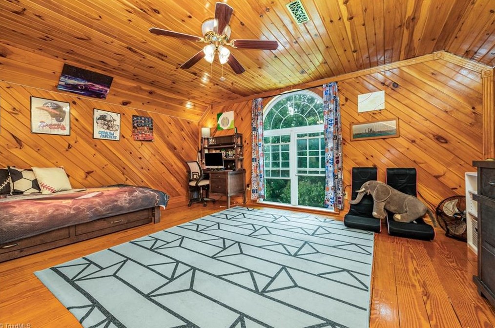 123 Sports Ln, Pilot Mountain NC  27041-7452 exterior