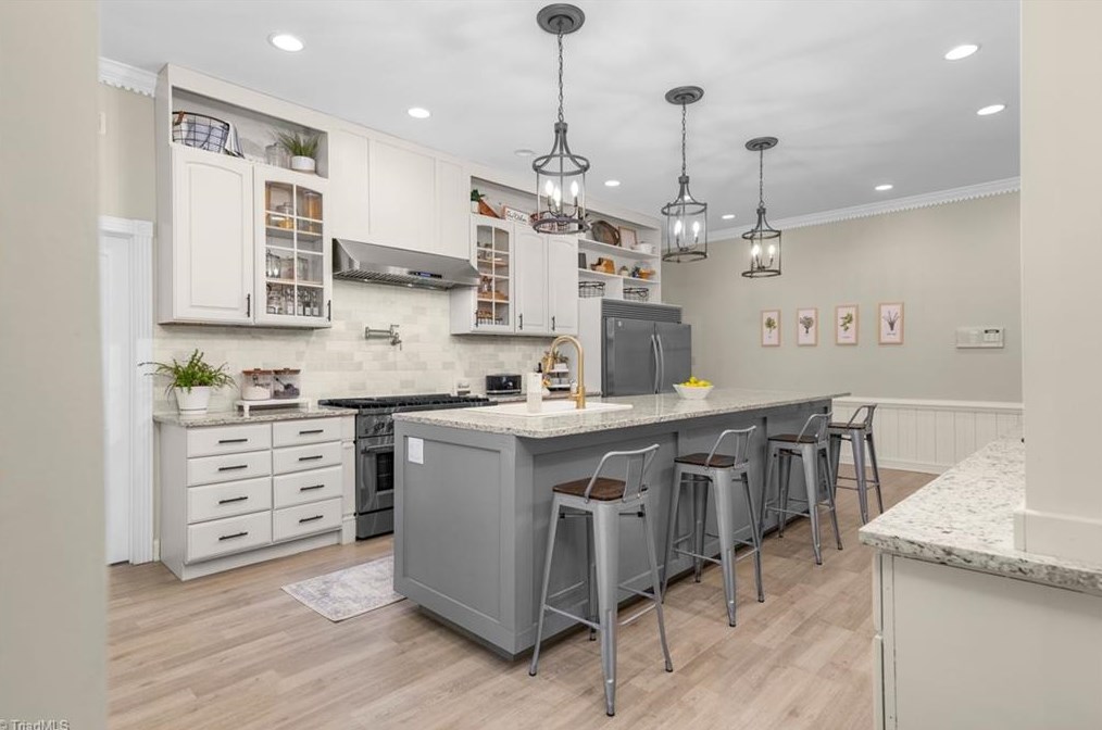 123 Sports Ln, Pilot Mountain NC  27041-7452 exterior