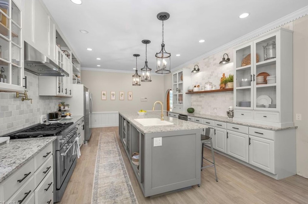 123 Sports Ln, Pilot Mountain NC  27041-7452 exterior