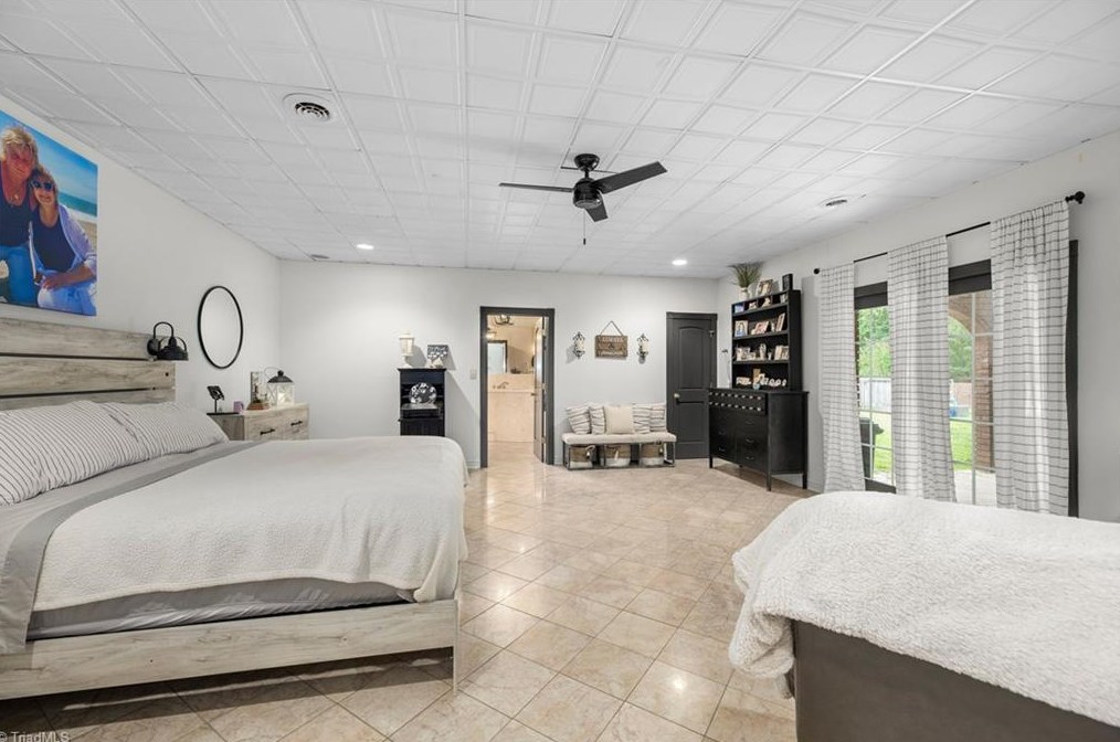 123 Sports Ln, Pilot Mountain NC  27041-7452 exterior