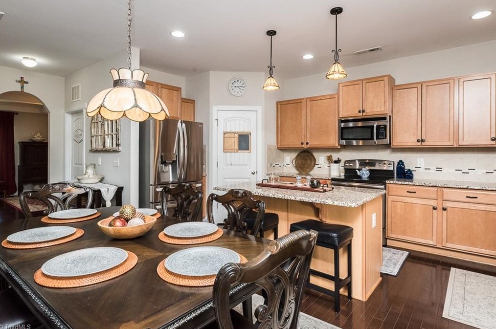 719 Traveller Dr, Whitsett, NC 27377-8791