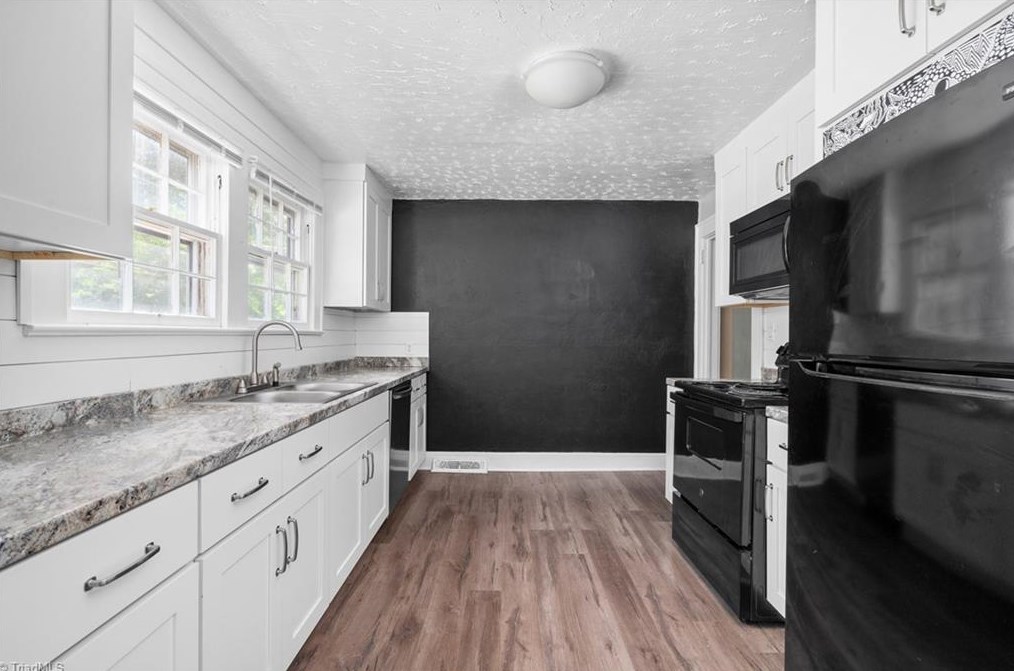 106 Avery Ave, High Point NC 27265-2041 exterior