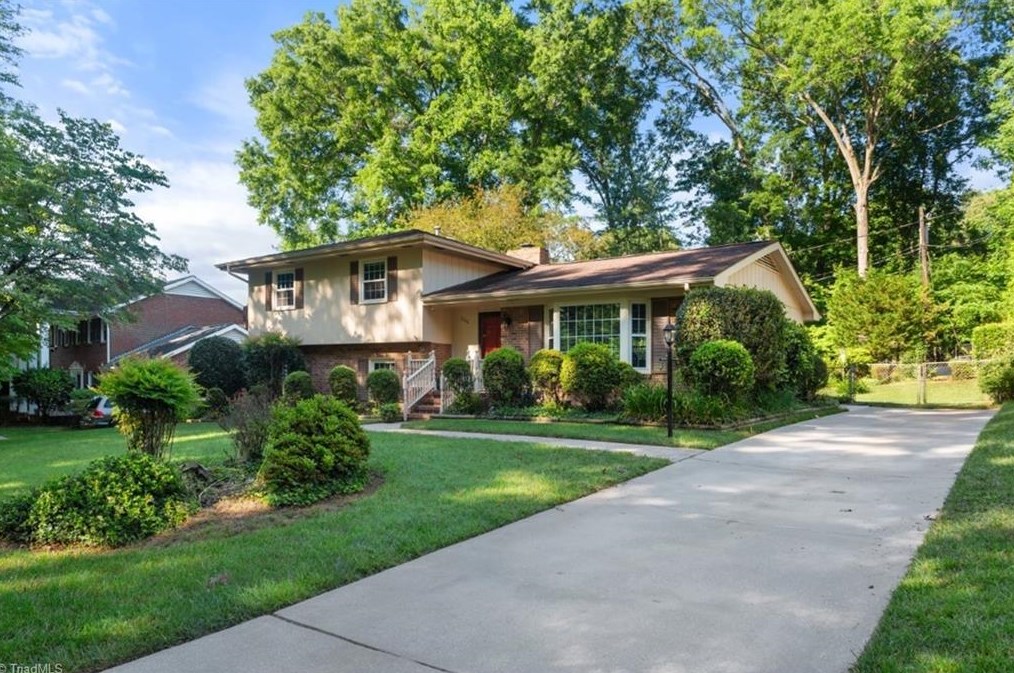 2148 New Castle Dr, Winston Salem, NC 27103