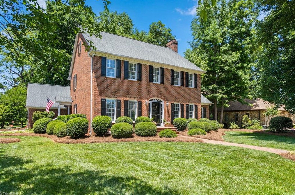 202 Brompton Ct, Burlington, NC 27215