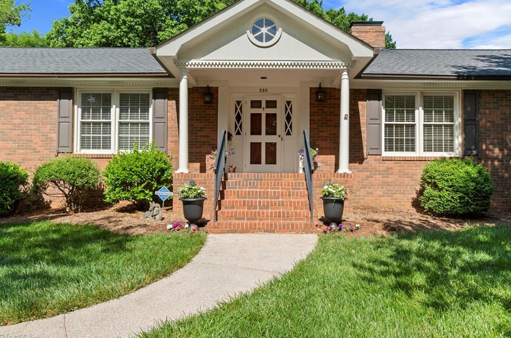 380 Stanaford Rd, Winston Salem, NC 27104-1520