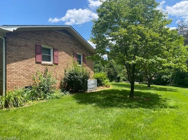 472 Brown Berry Rd, North Wilkesboro, NC 28659-9274