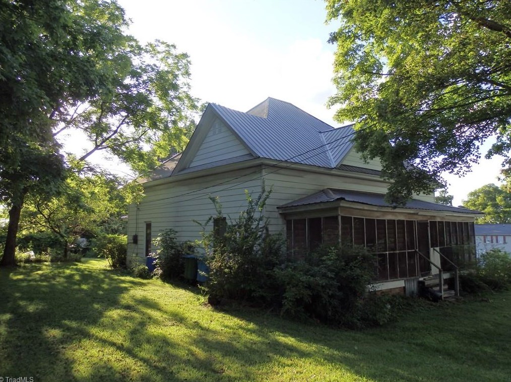 348 Daniel St, Healing Springs, NC 27239-6550