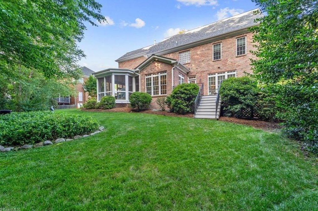 211 Mary Wil Ct, Greensboro, NC 27455-2262
