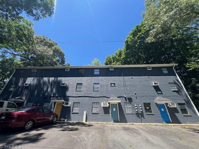 235 Corona St, Winston Salem, NC 27103-2804