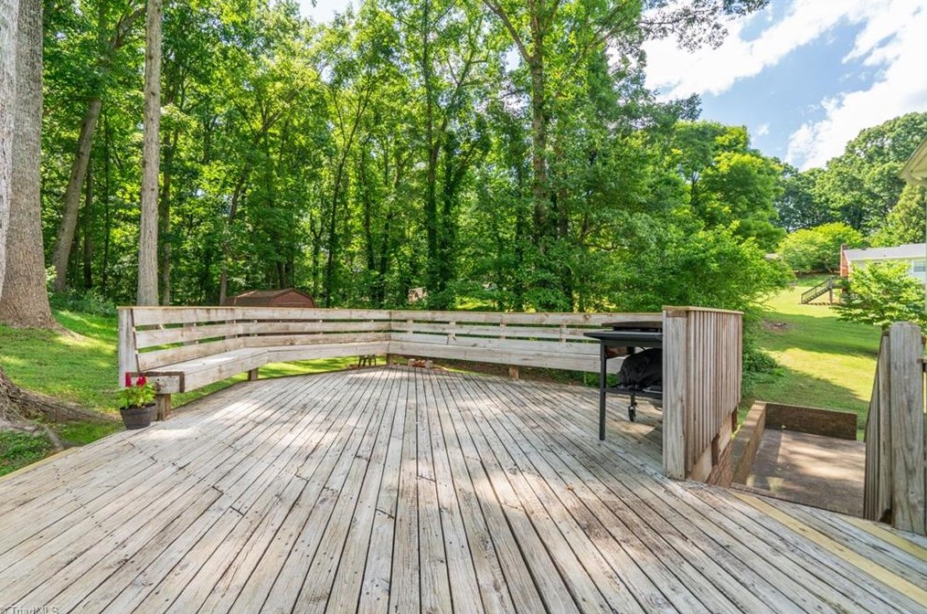 810 Prince Charles Ct, Kernersville NC  exterior