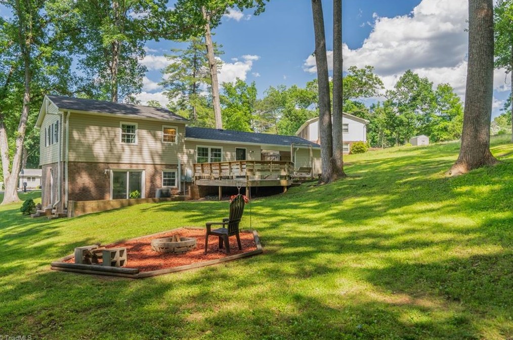 810 Prince Charles Ct, Kernersville NC  exterior