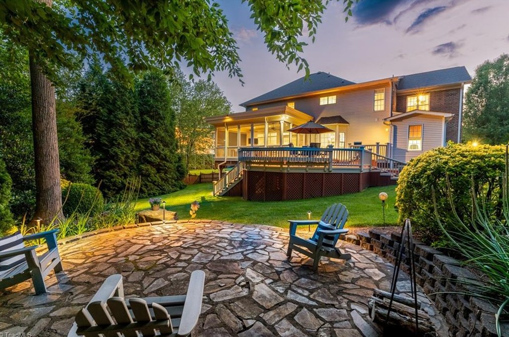 4 Ted Ct, Jamestown, NC 27282-8446