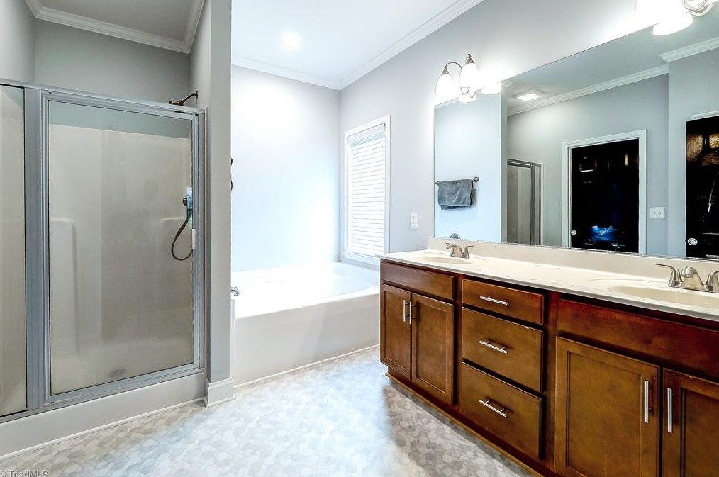 220 Drake Ln, Lexington NC  27295-9833 exterior