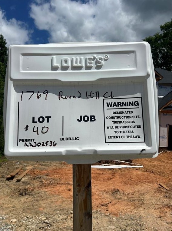 1769 Round Hill Cir, Kernersville, NC 27284-7934