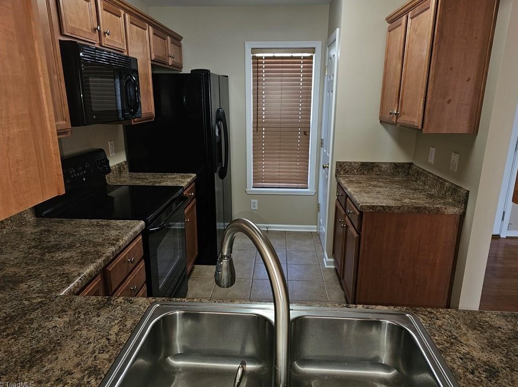 461 Dunwood Dr, High Point, NC 27265