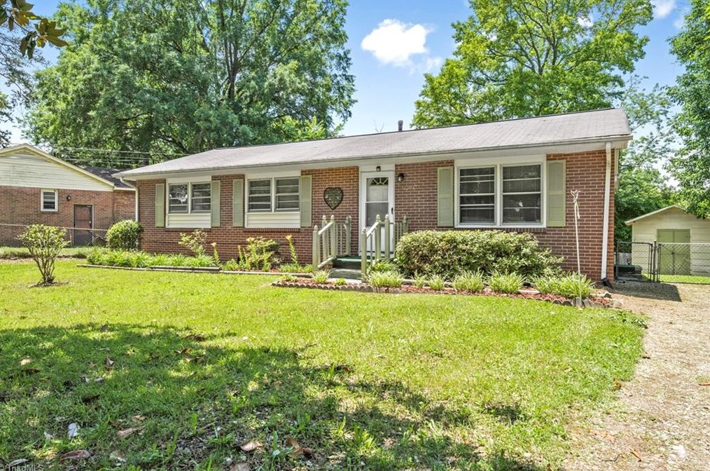 3303 Sandburg Dr, Greensboro, NC 27405-3737
