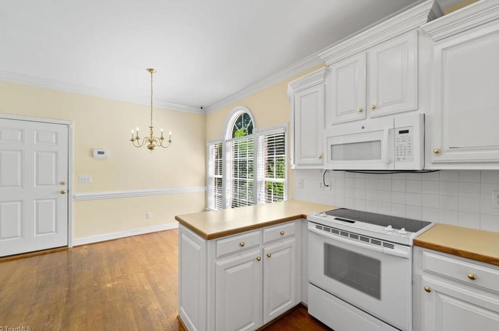 5801 Stanley Farm Ct, Kernersville NC  27284-2191 exterior