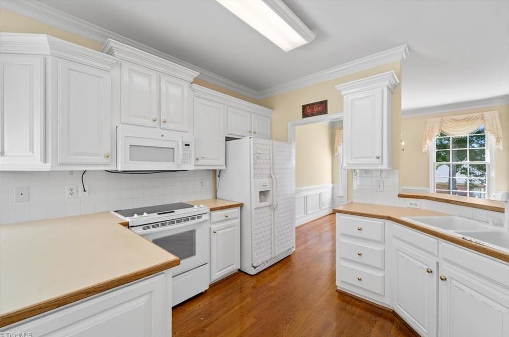 5801 Stanley Farm Ct, Kernersville NC  27284-2191 exterior