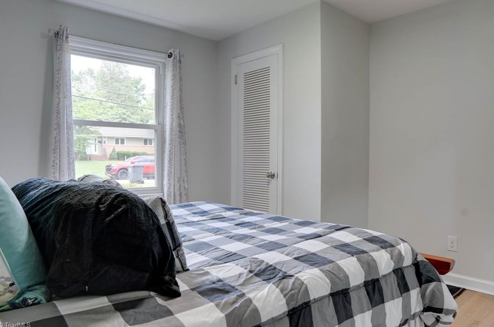 2509 Fairway Dr, Greensboro NC  27407-9730 exterior