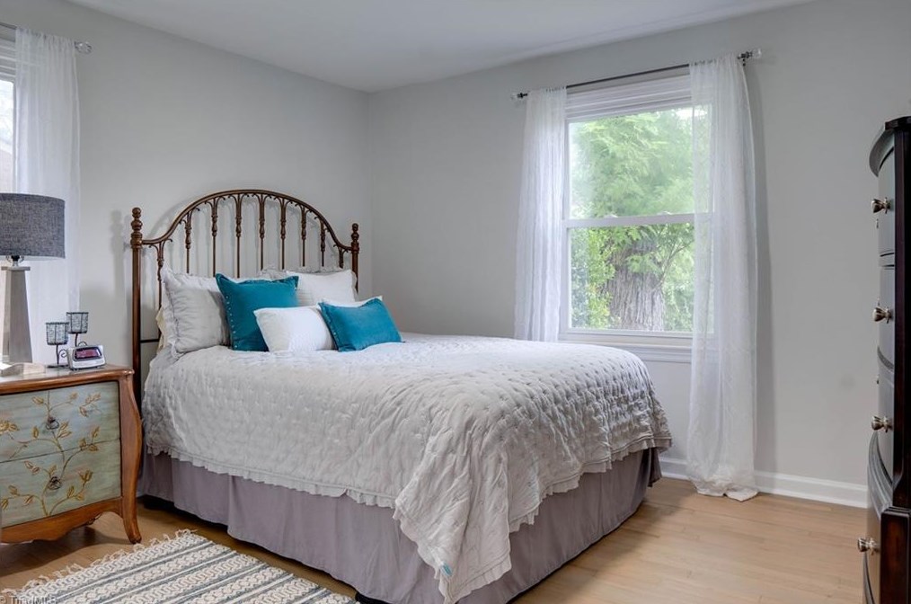 2509 Fairway Dr, Greensboro NC  27407-9730 exterior