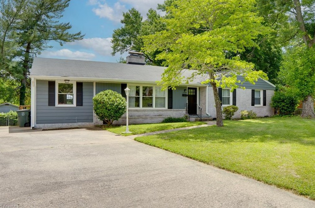 2509 Fairway Dr, Greensboro, NC 27408-7703