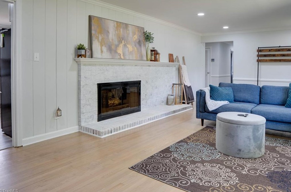 2509 Fairway Dr, Greensboro NC  27407-9730 exterior