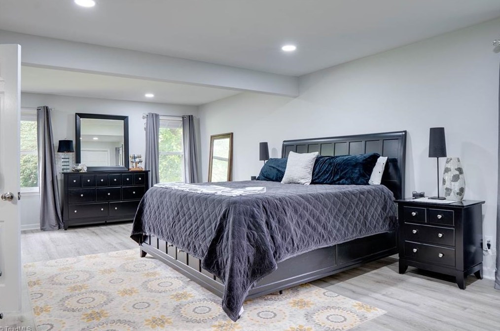 2509 Fairway Dr, Greensboro NC  27407-9730 exterior