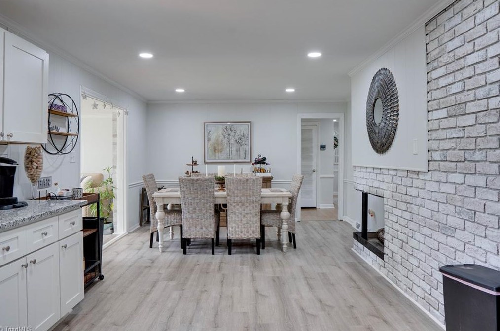 2509 Fairway Dr, Greensboro NC  27407-9730 exterior